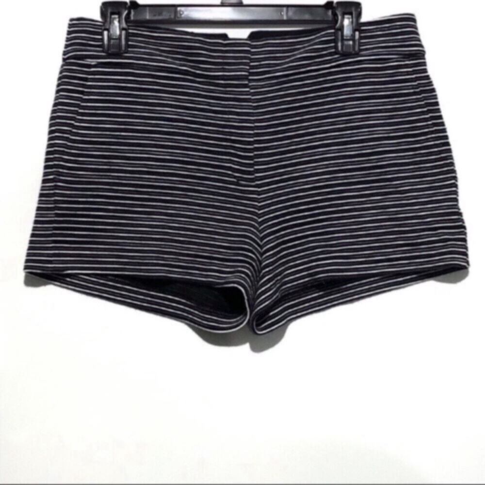 BCBGMaxAzria Black/White Shorts sz M {180}